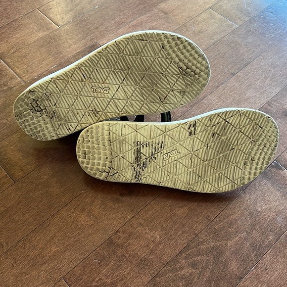 TEVA Military Green Classic Universal Barefoot Sandal 40/Women9us/7uk - Picture 14 of 16